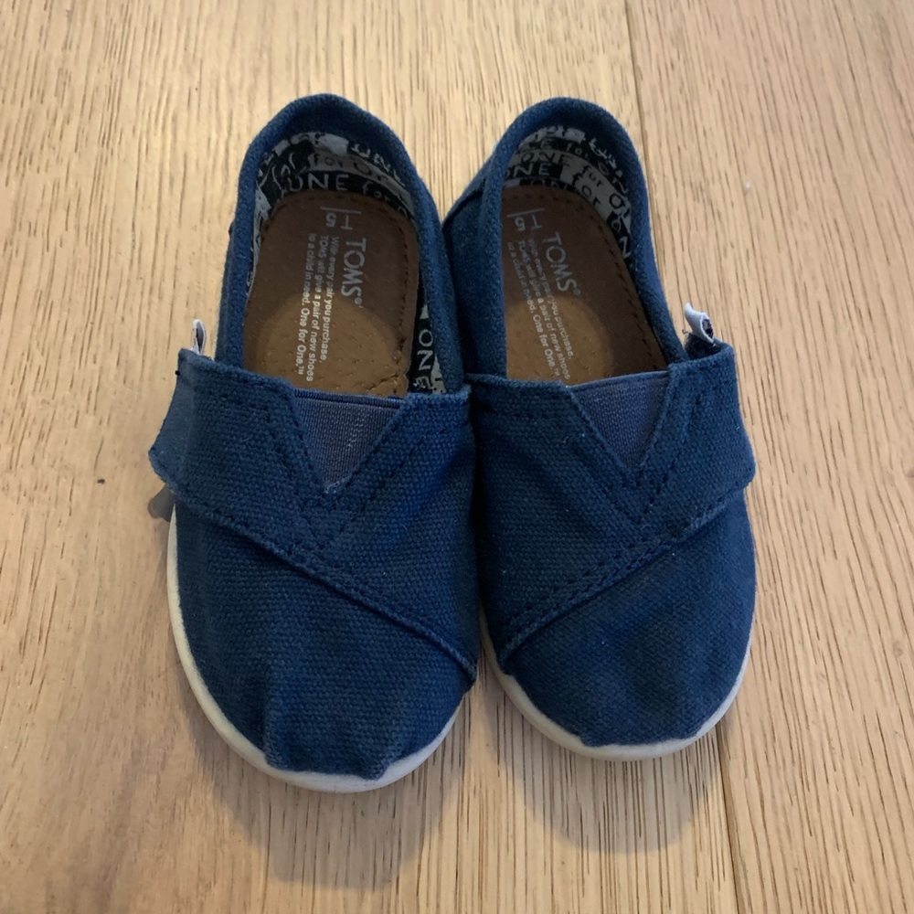 Toms